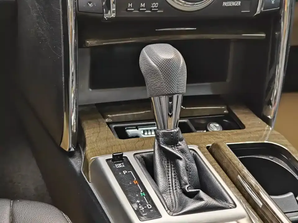 Toyota Reiz