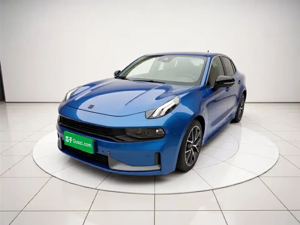 Lynk & Co 03