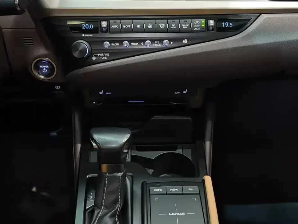 Lexus ES