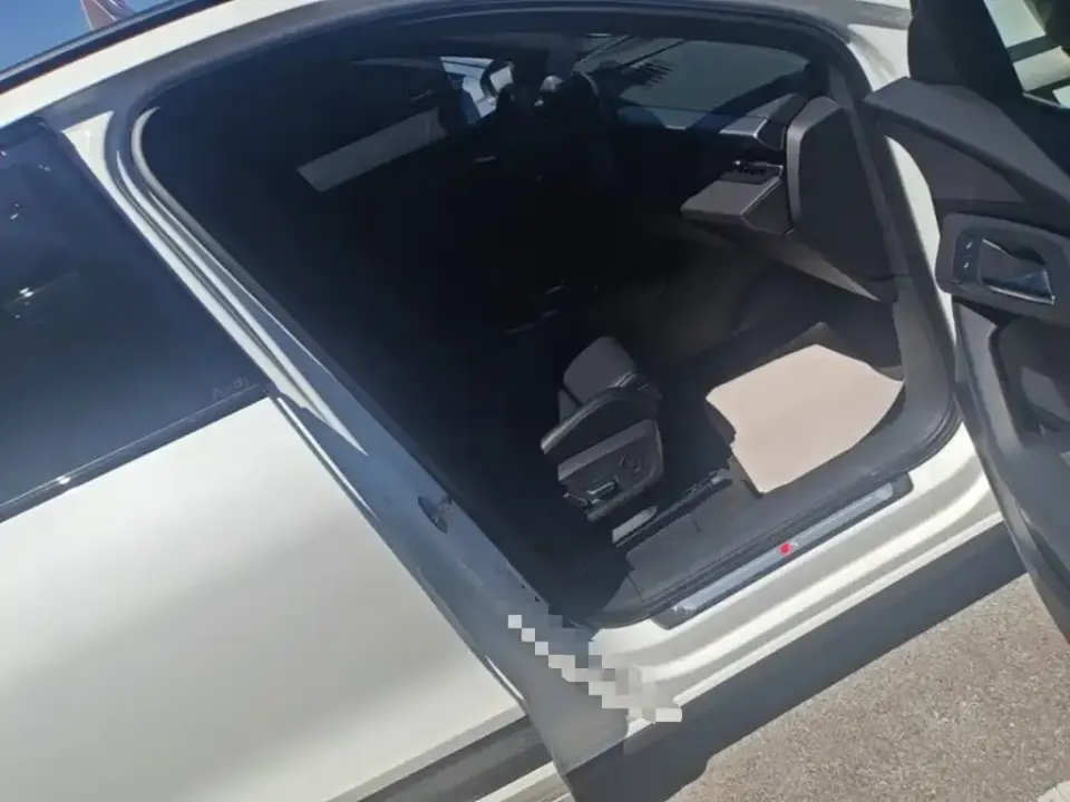 Audi Q6L e-tron
