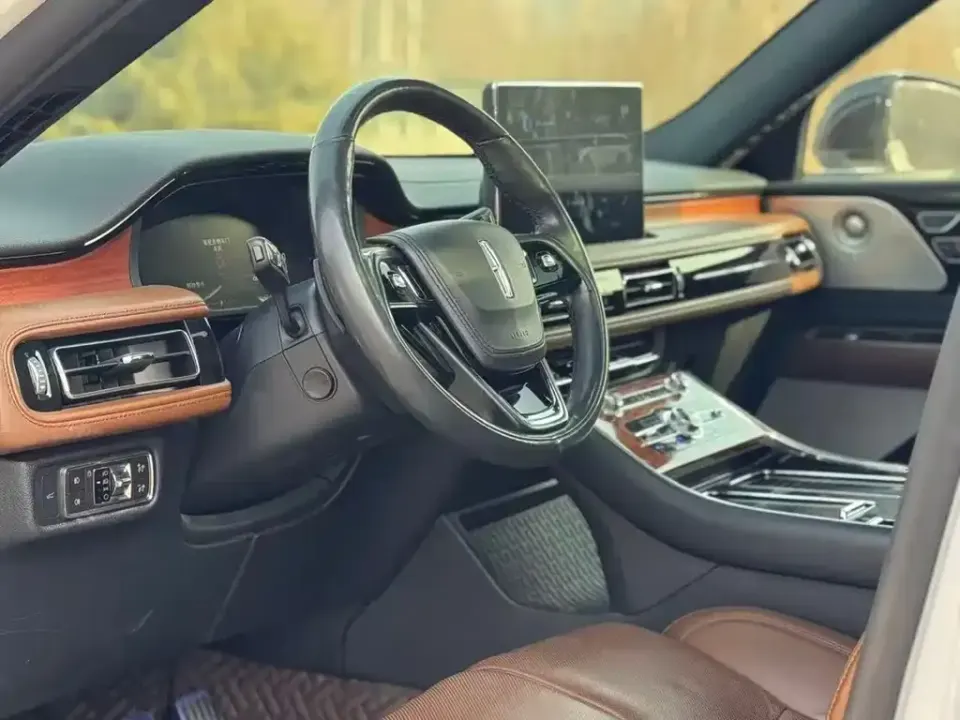 Lincoln Aviator