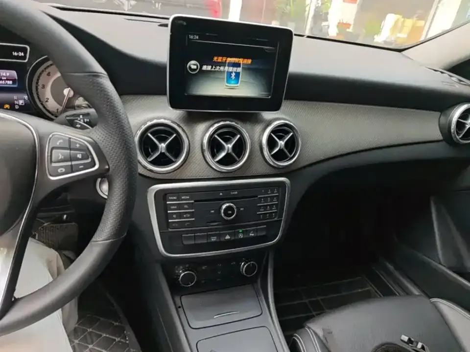 Mercedes-Benz GLA