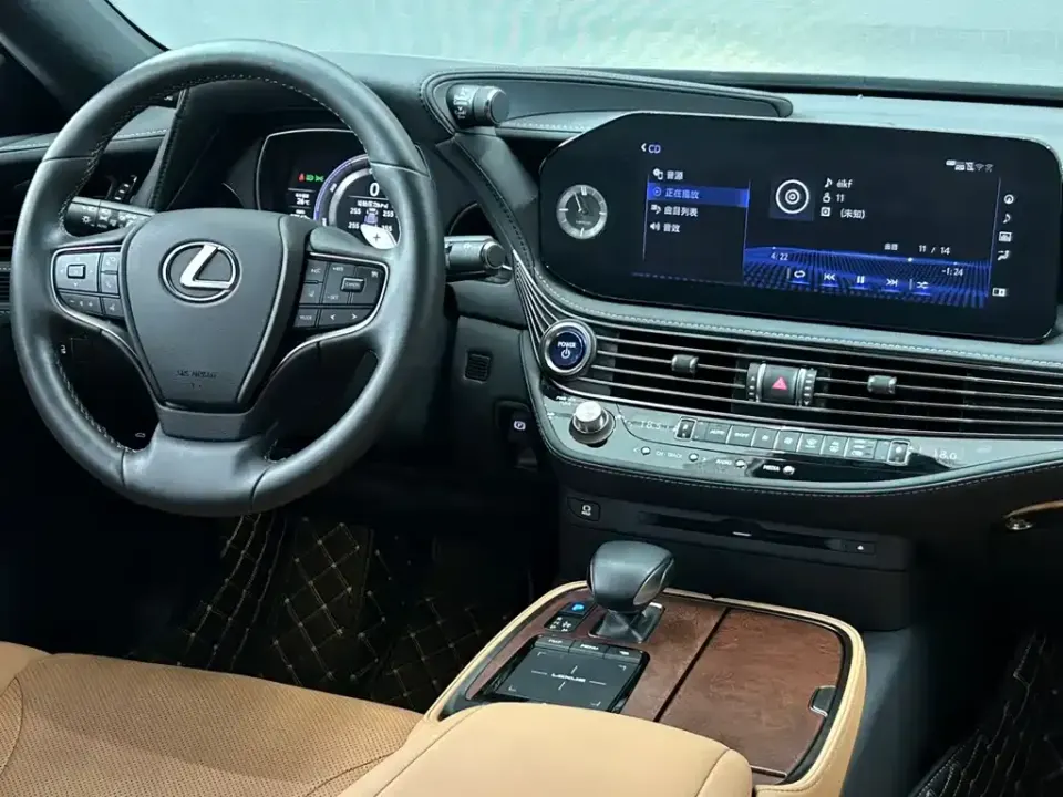 Lexus LS
