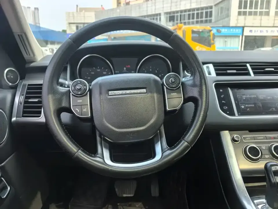 Land Rover Sport