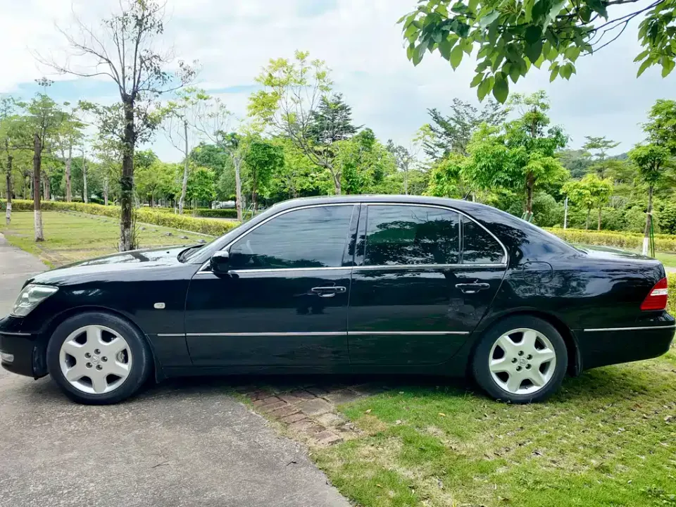 Lexus LS