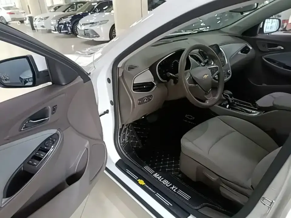 Chevrolet Malibu XL