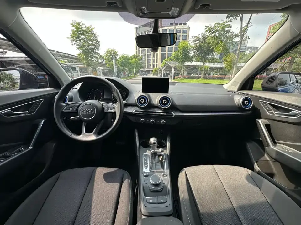 Audi Q2L