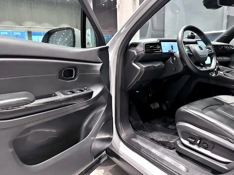 Nio EC6