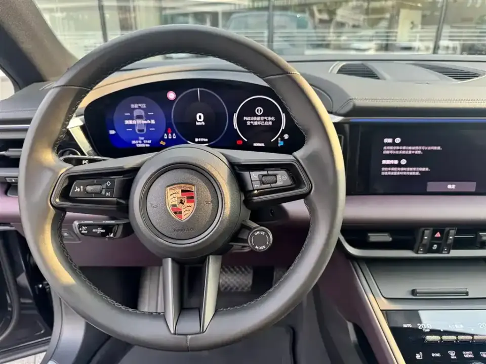 Porsche Macan EV