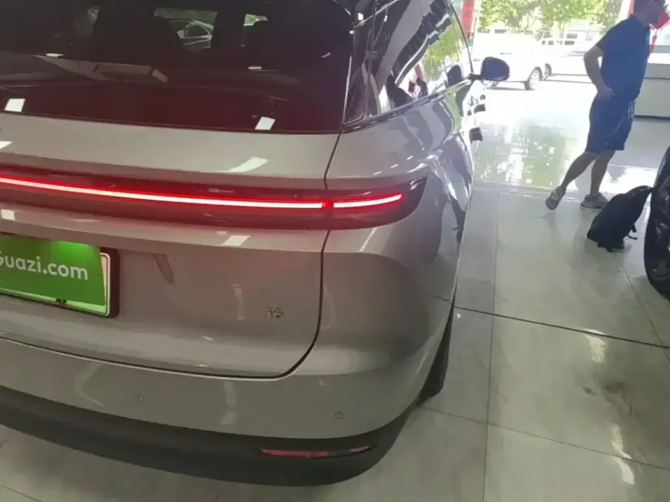 Li Li i6