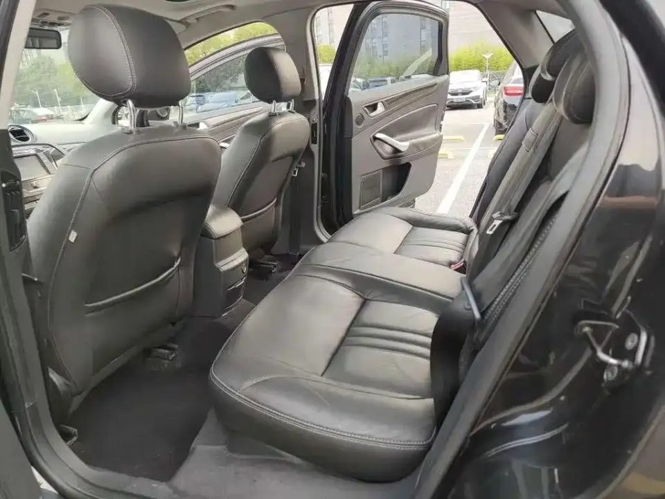 Ford Mondeo Zhisheng