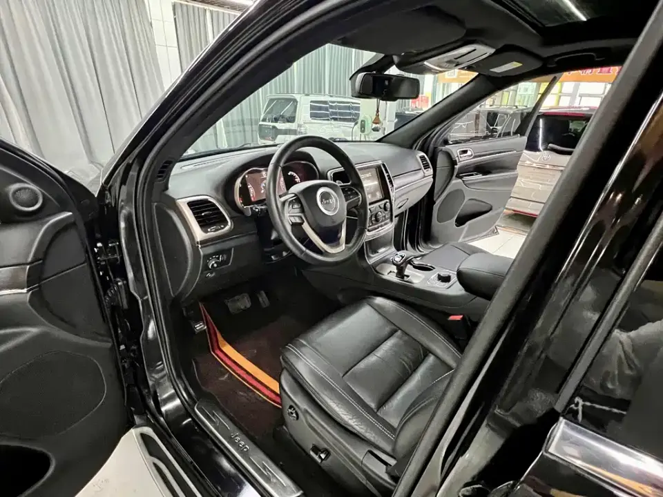 Jeep Grand Cherokee (Import)