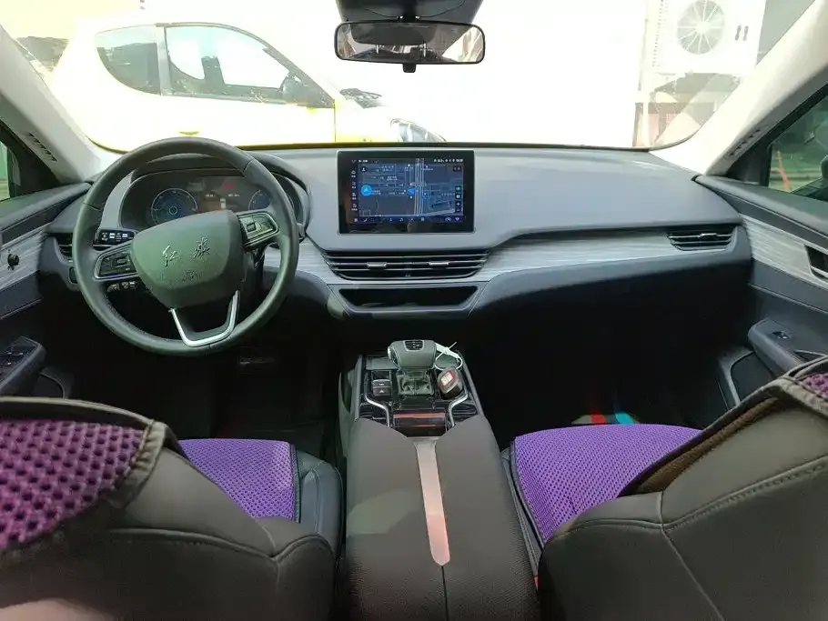 Hongqi Hongqi E-QM5