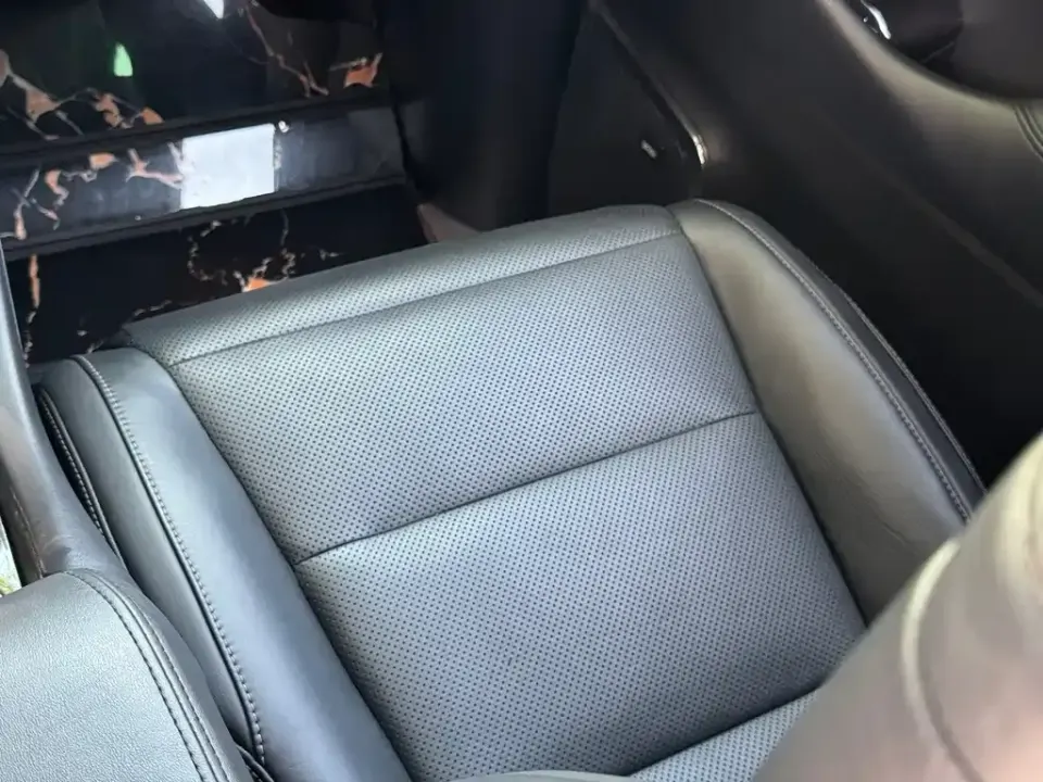 Lexus LM