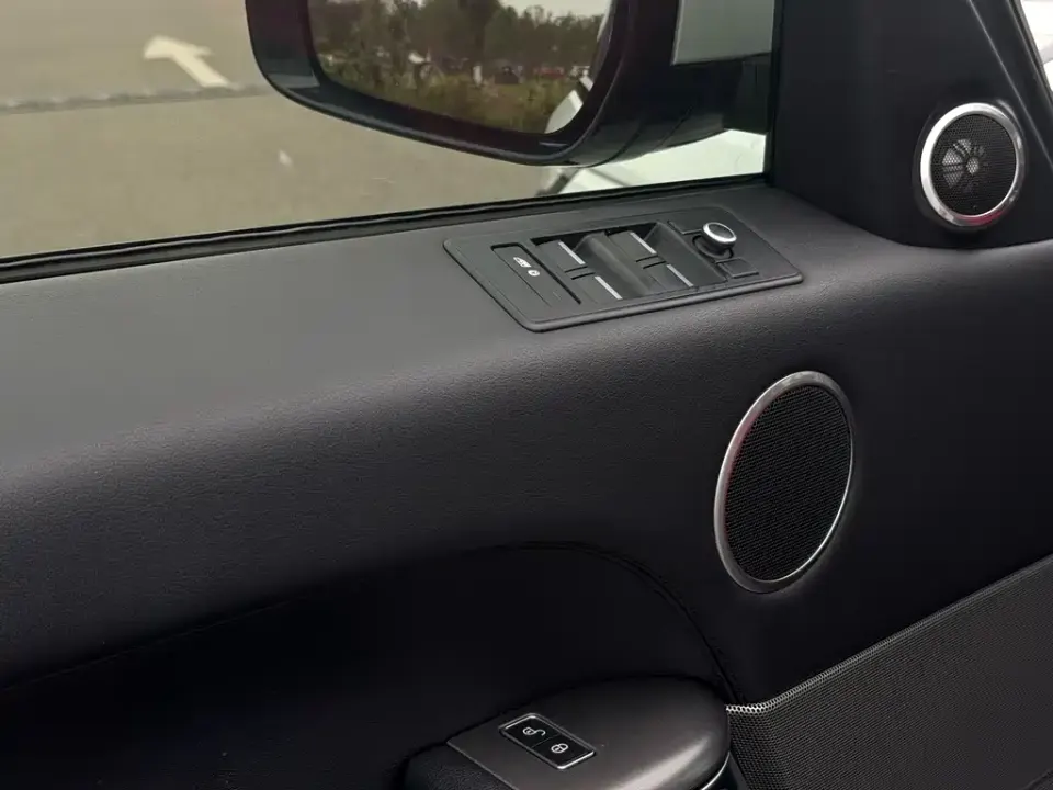 Land Rover Sport