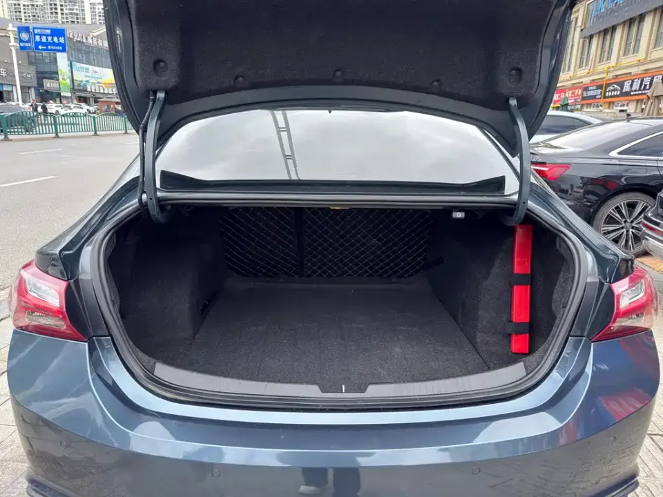 Chevrolet Malibu XL