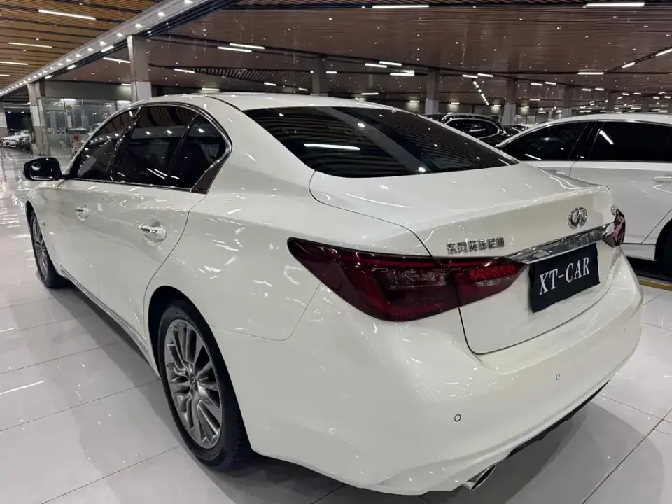 Infiniti Q50L