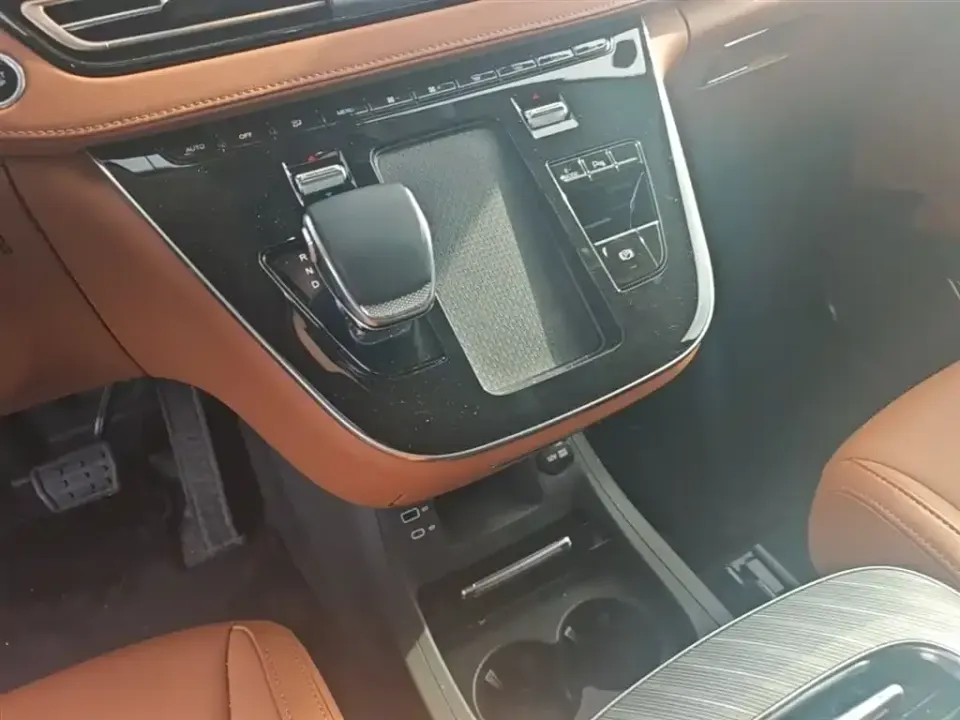 Hongqi Hongqi HQ9 PHEV
