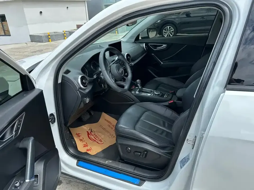 Audi Q2L
