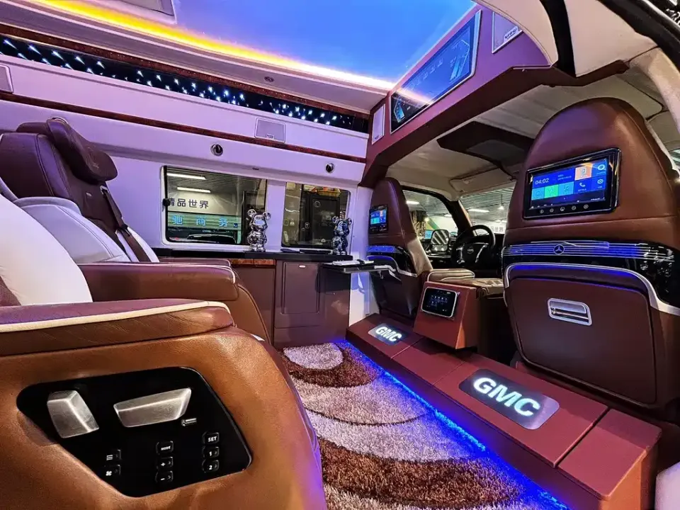 GMC Savana