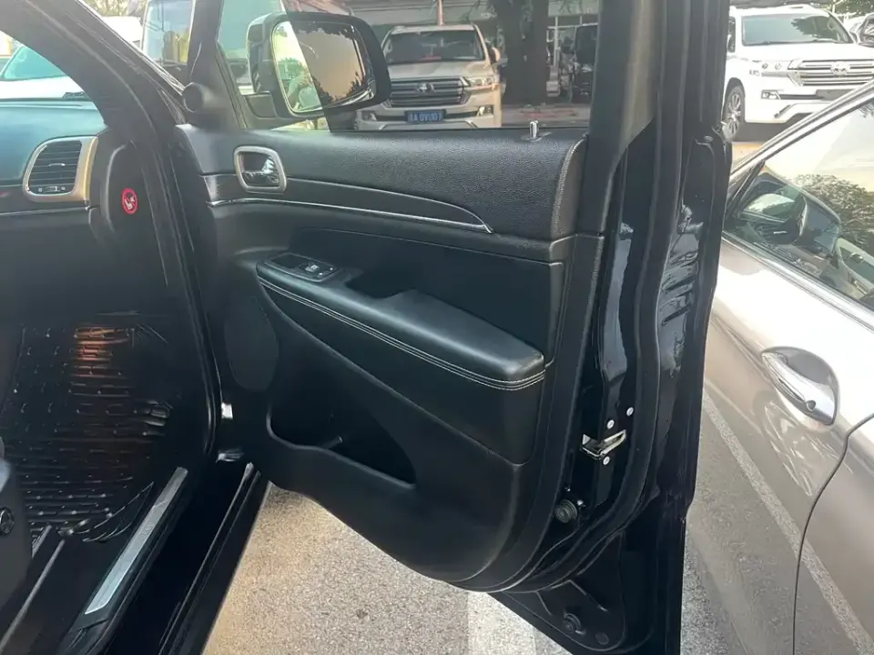 Jeep Grand Cherokee (Import)