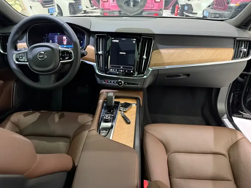 Volvo S90