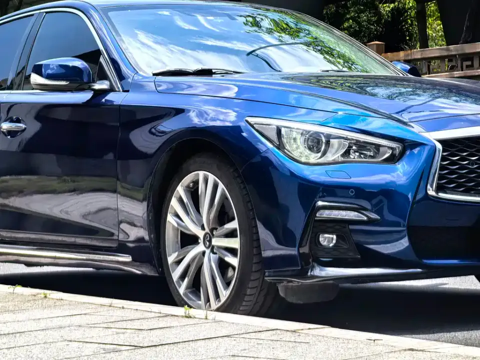 Infiniti Q50L