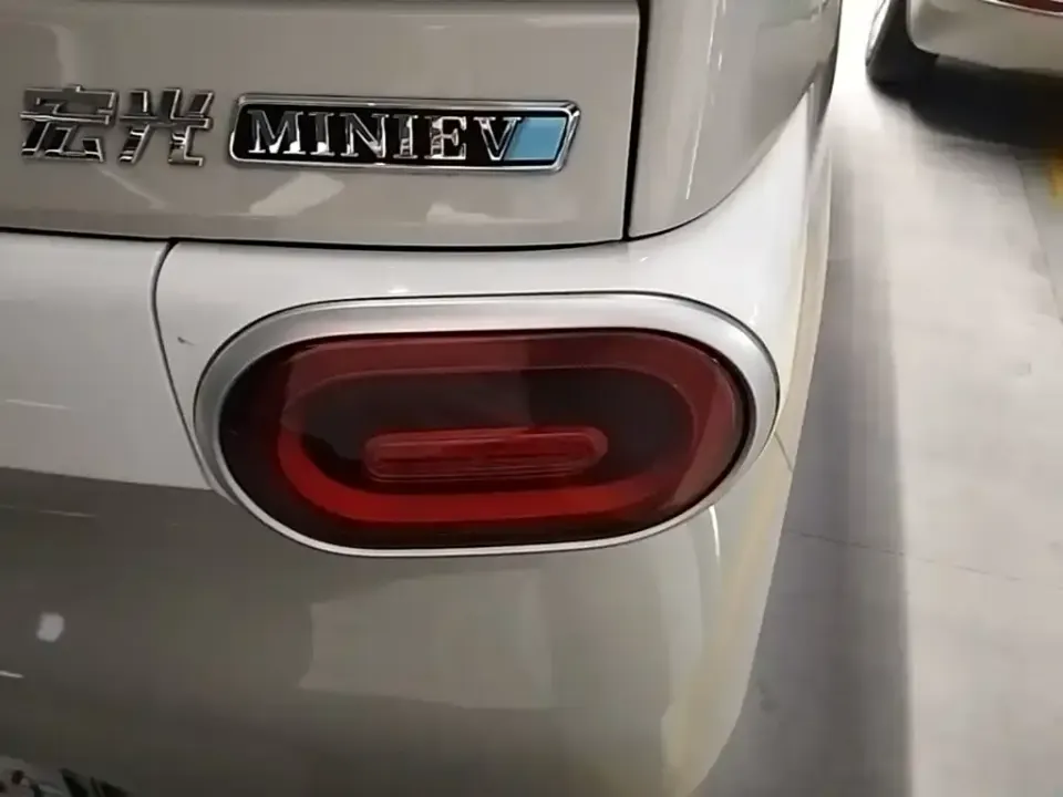 Wuling MINIEV