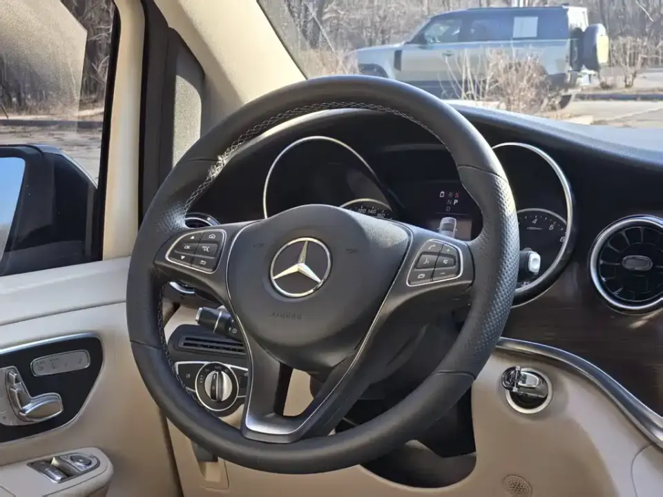 Mercedes-Benz V-Class