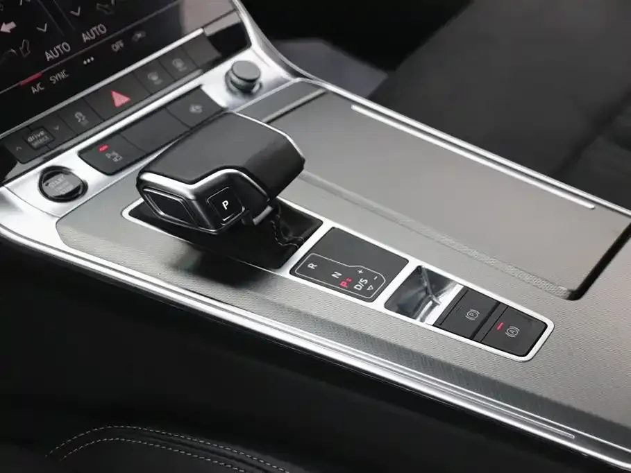 Audi A7L