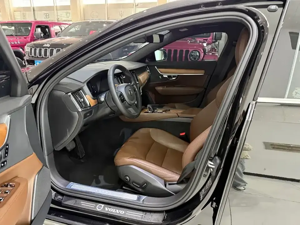 Volvo S90