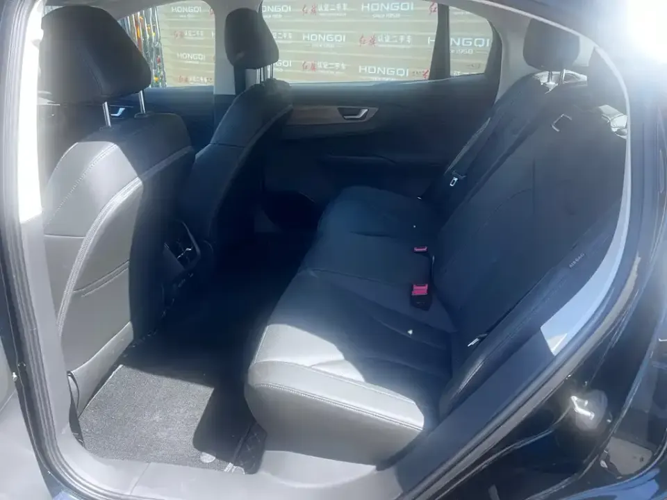 Hongqi Hongqi E-QM5