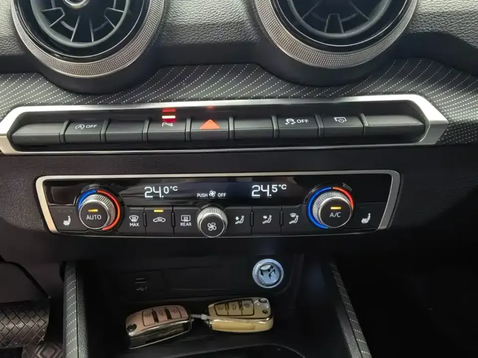 Audi Q2L