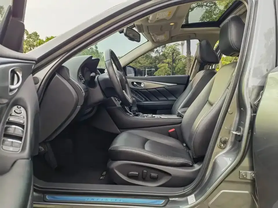 Infiniti Q50L