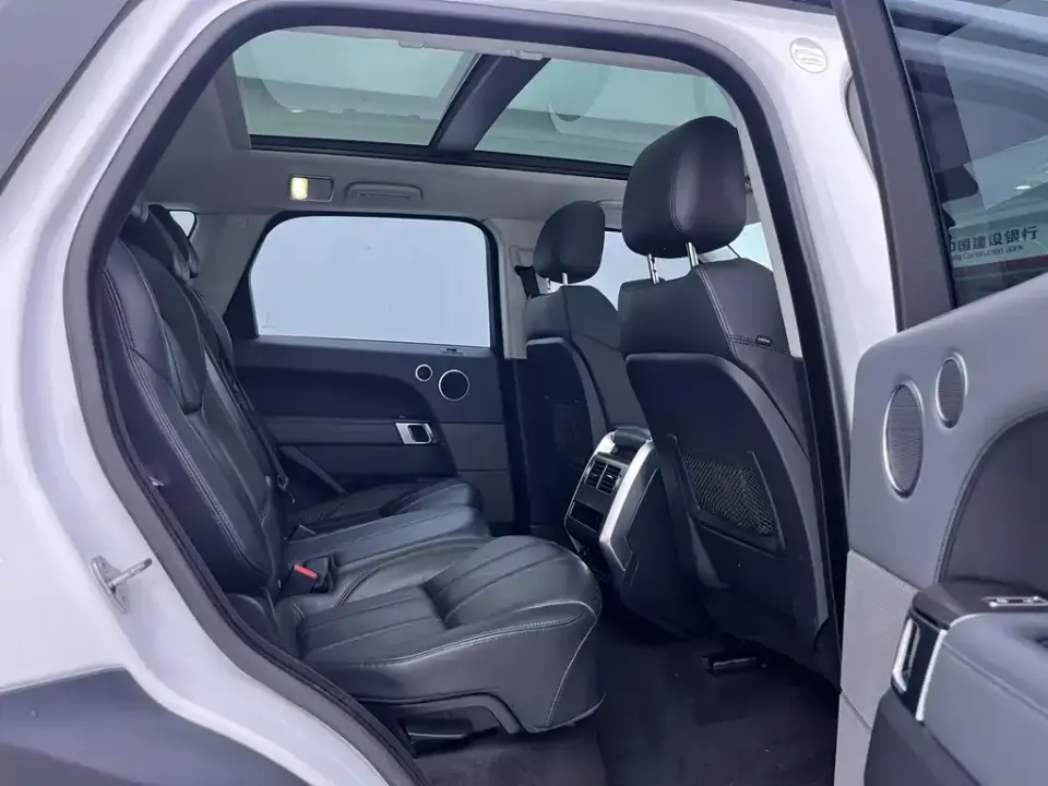 Land Rover Sport