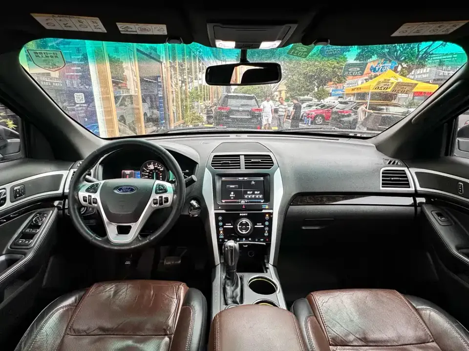 Ford Explorer (Import)