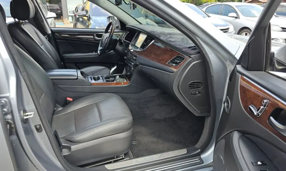 Hyundai Equus