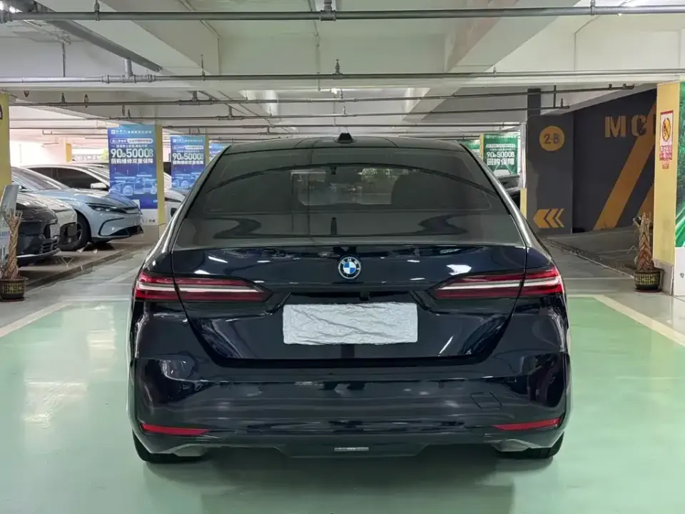 BMW i5