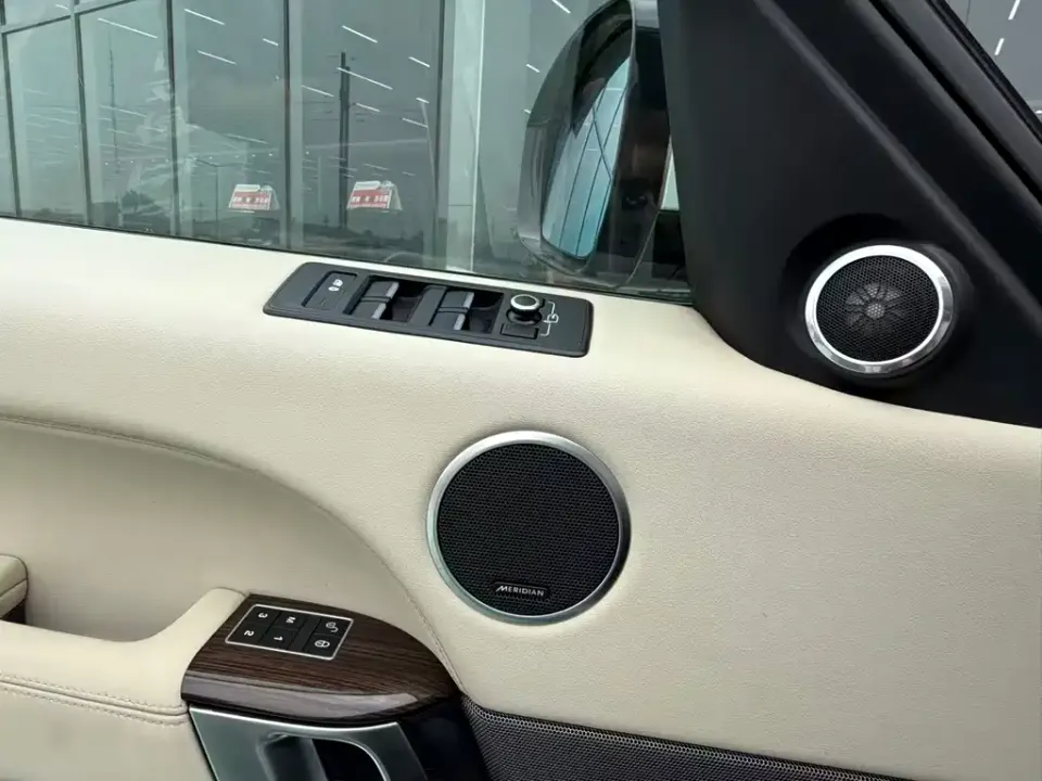 Land Rover Sport