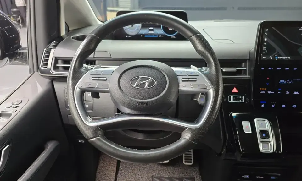 Hyundai Staria
