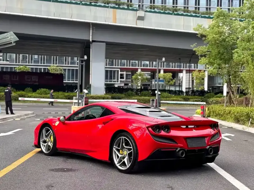 Ferrari F8