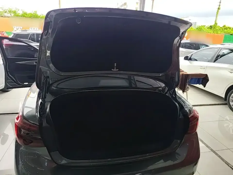 Infiniti Q50L