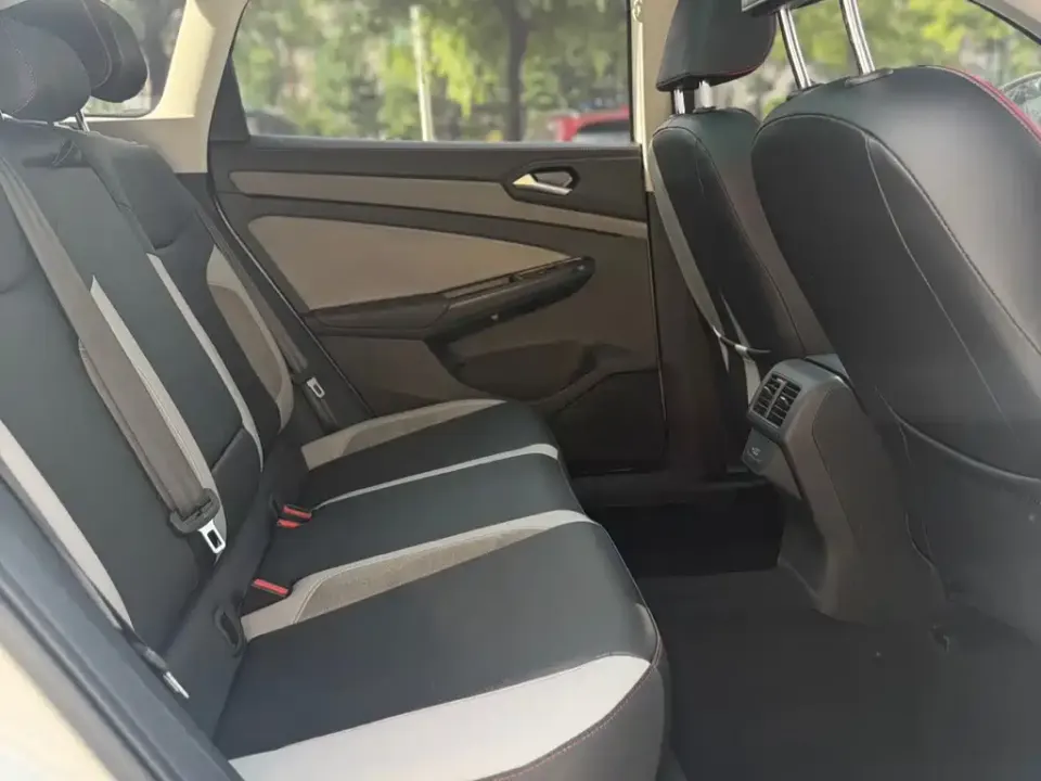 Jetta VS7