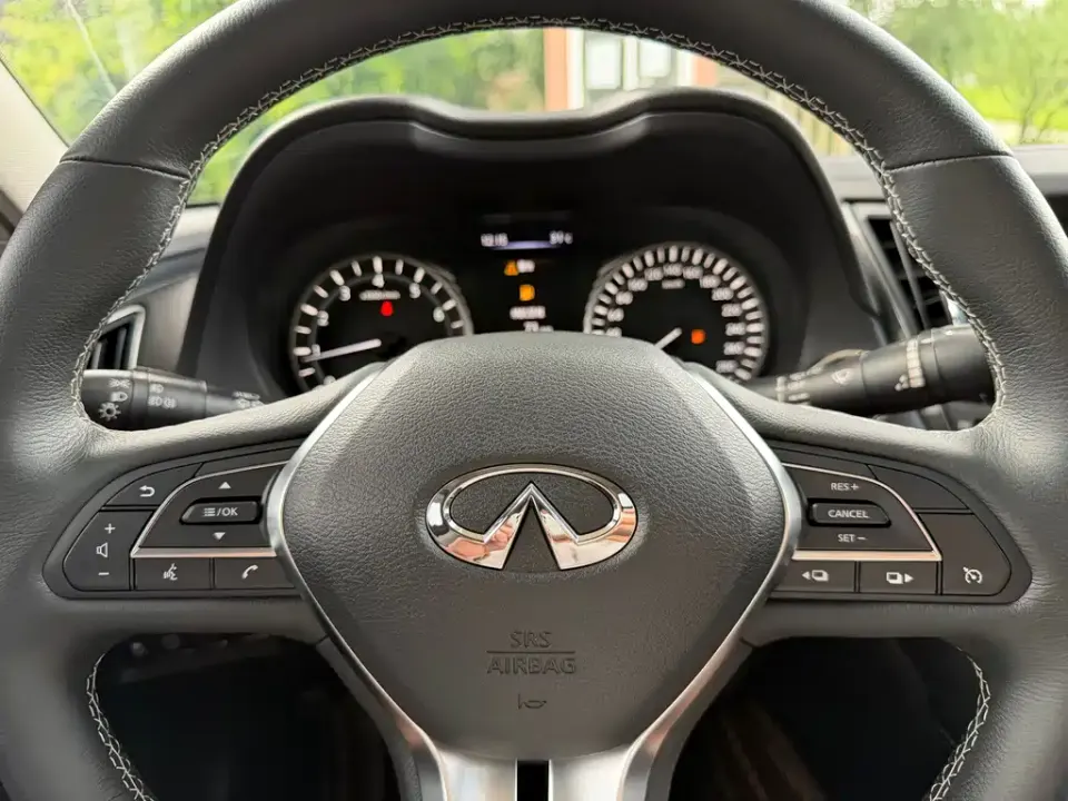 Infiniti Q50L