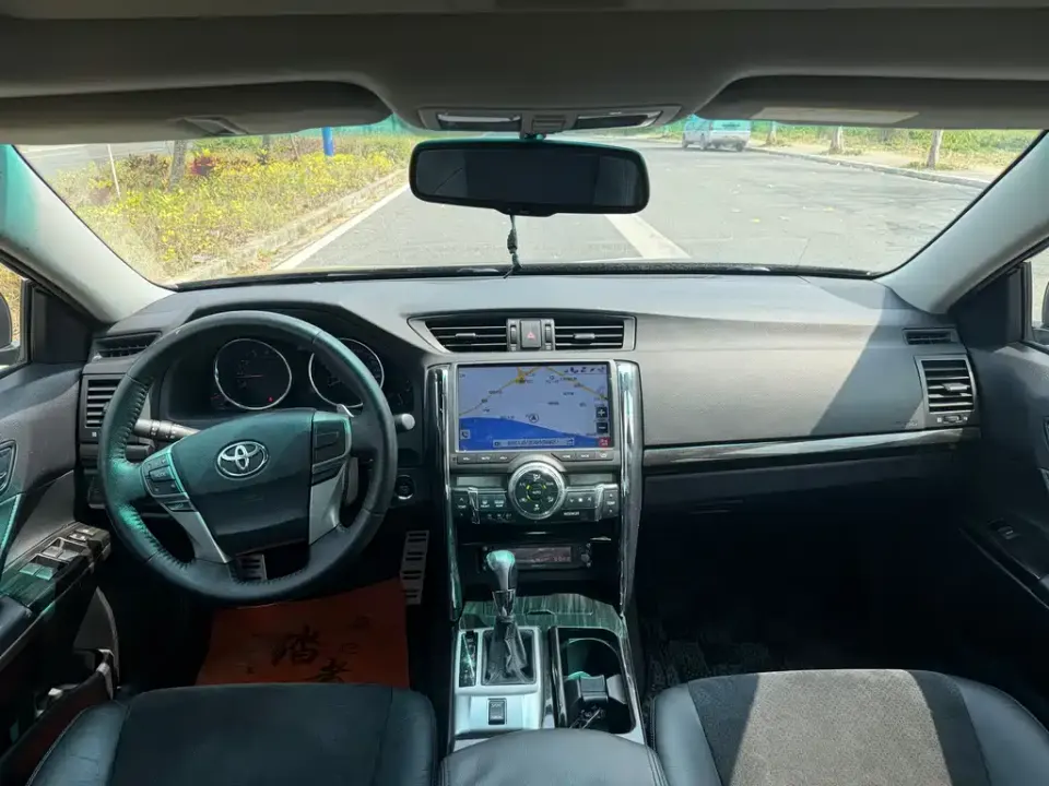 Toyota Reiz