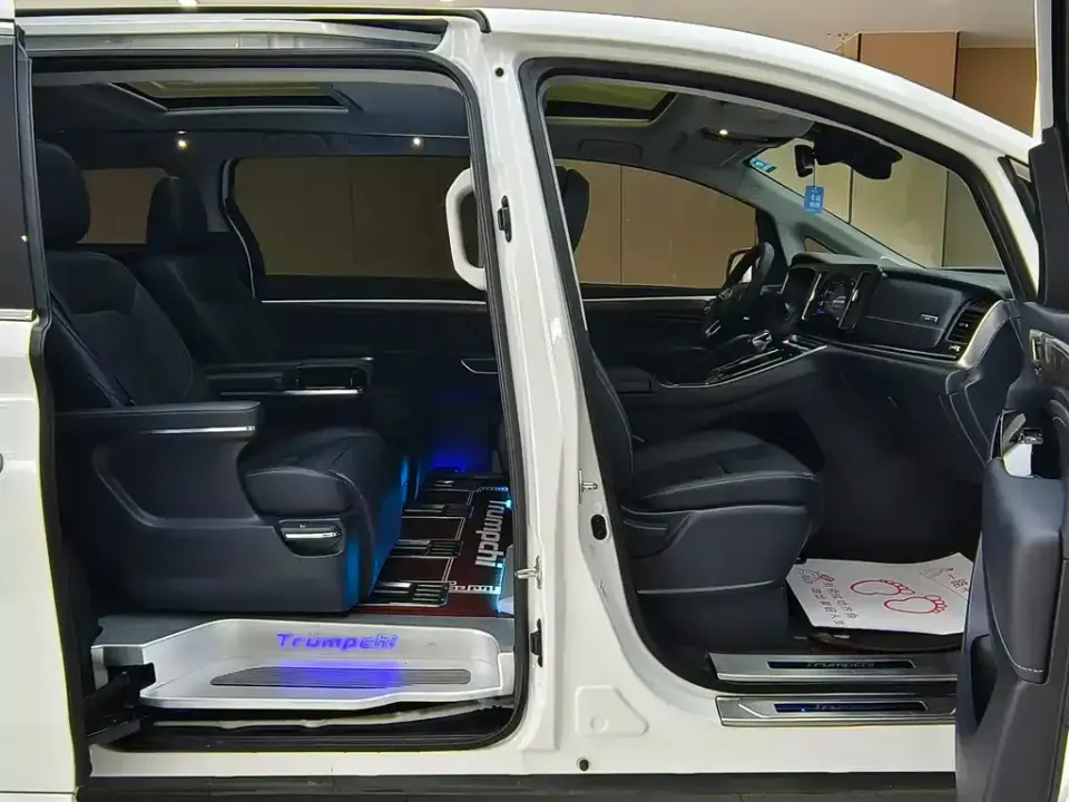 GAC Trumpchi M8