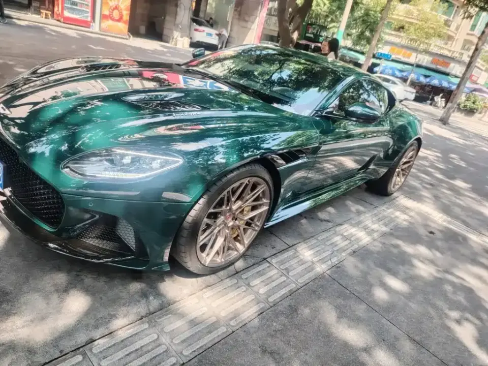 Aston Martin DBS