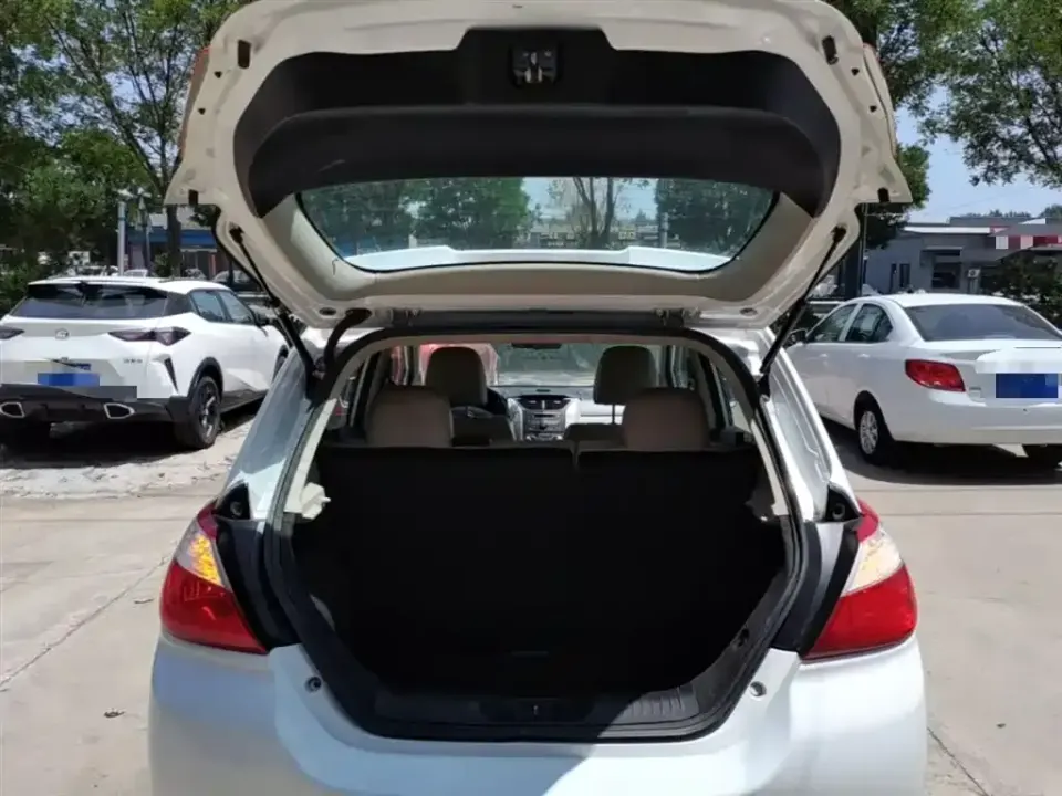 Venucia R50