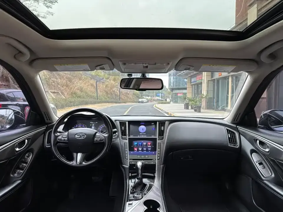 Infiniti Q50L