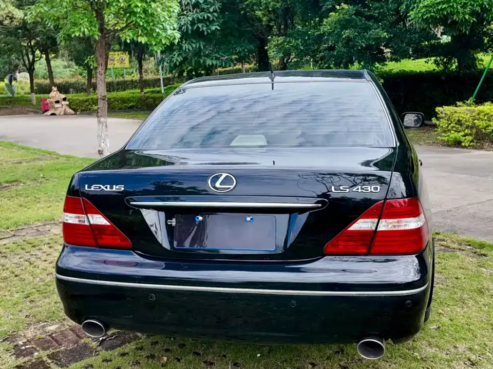 Lexus LS